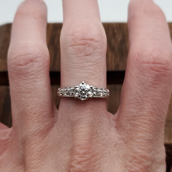 Size 9 925 Sterling Silver Clear Moissanite Diamonds Ring - Picture 1 of 9